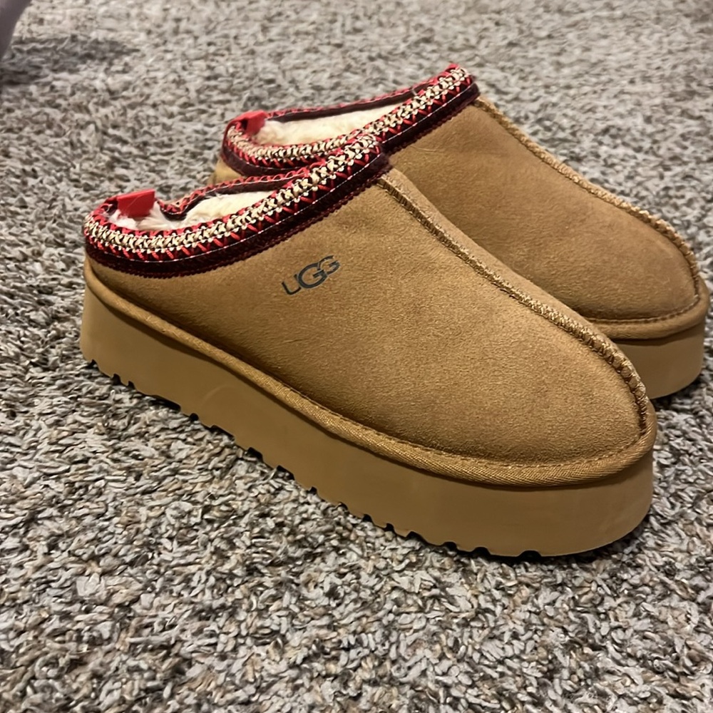 Dupes. Size 39. Just trying to get rid of them. Unsure of authenticity.